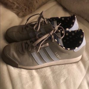 Women’s sneakers